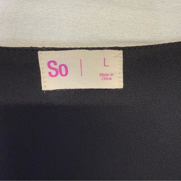 SO Peplum Blouse Juniors Size Large black V-neck rosettes - Picture 3 of 9